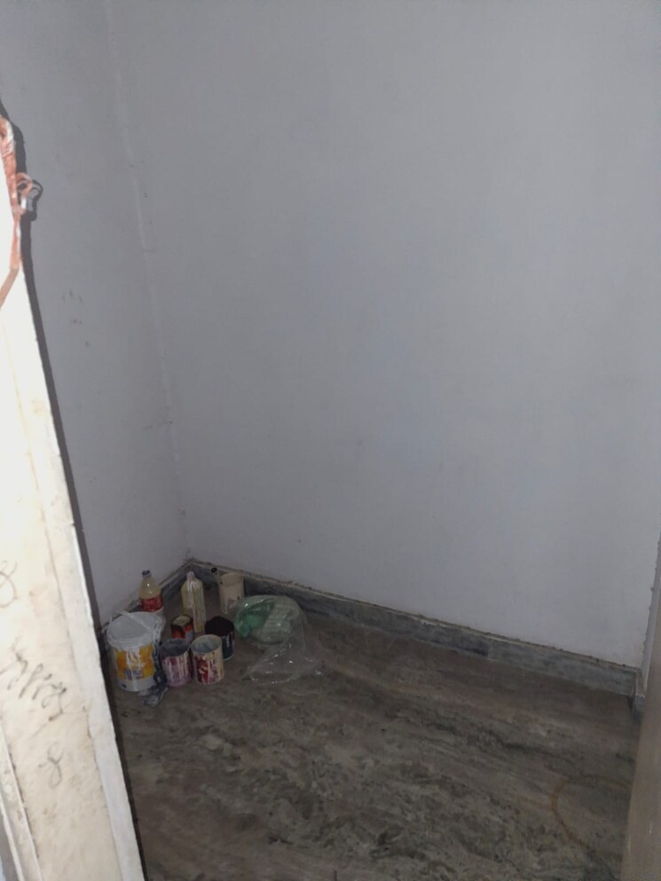 Room, ntpc-township 2 Bedroom 990 Sq.Ft. Apartment In Sector 33 Noida 8890448