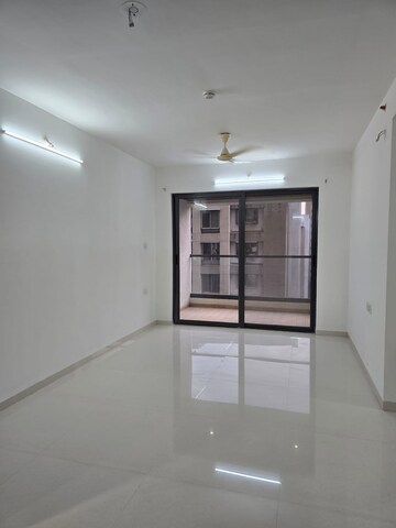 Room in 2 BHK Apartment at Kishor Platinum Towers, Wakad – for Rent