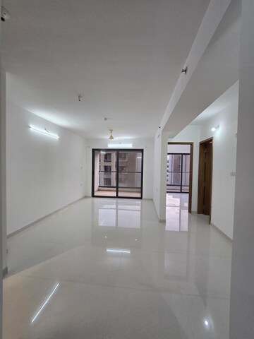 Room in 2 BHK Apartment at Kishor Platinum Towers, Wakad – for Rent