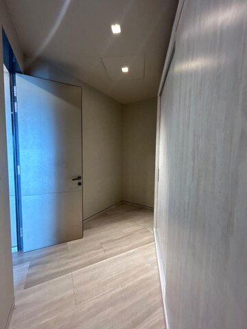 Room in 3 BHK Apartment at Lodha World Crest, Worli – for Rent