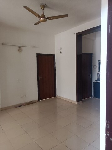 Room in 2 BHK Apartment at Amolik Heights, Sector 88 – for Rent