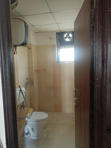 Bathroom in 2 BHK Apartment at Amolik Heights, Sector 88 – for Rent
