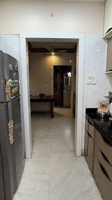 Parking in 1 BHK Apartment at Atlanta Manor, Malad East – for Rent