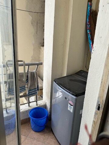 Bathroom in 3 BHK Apartment at Parsvnath Planet, Gomti Nagar – for Rent