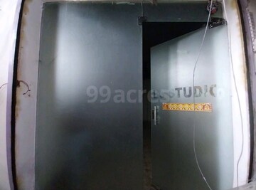 Furnished Amenities in  Showroom at Omaxe World Street, Sector 79 – for Rent