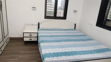Bedroom in 1.5 BHK Apartment at Bandra West – for Rent