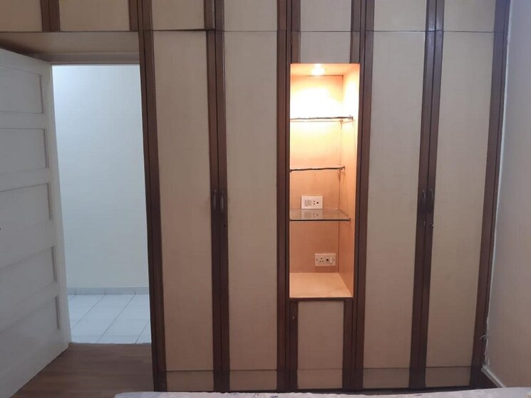 Room, khar west 1 Bedroom 550 Sq.Ft. Apartment In Khar West Mumbai 8890655