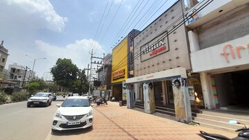  Showroom – Exterior View View at Pandri - for Rent