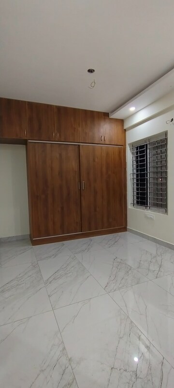 Room in 2 BHK Builder Floor at Hsr Layout – for Rent