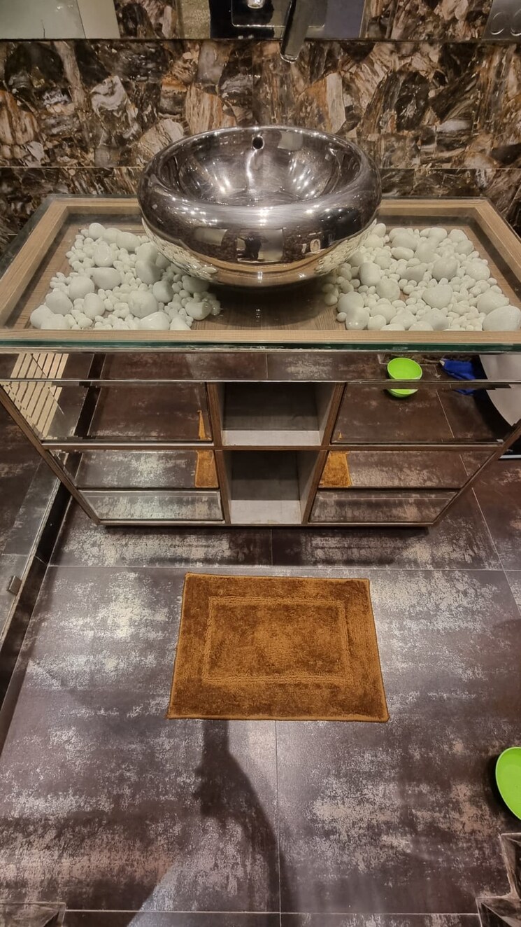 undefined, defence colony 3 Bedroom 2700 Sq.Ft. Apartment In Defence Colony Delhi 8890672