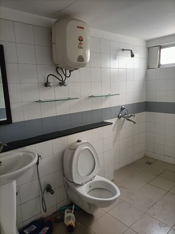 Master Bedroom in 3 BHK Apartment at Parsvnath Green Ville, Sector 48 – for Rent