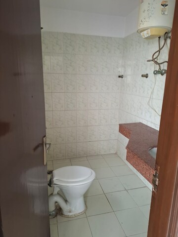 Bathroom in 3 BHK Apartment at Parsvnath Green Ville, Sector 48 – for Rent