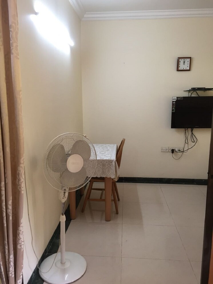 Team Area, bandra west 1 Bedroom 550 Sq.Ft. Apartment In Bandra West Mumbai 8890688