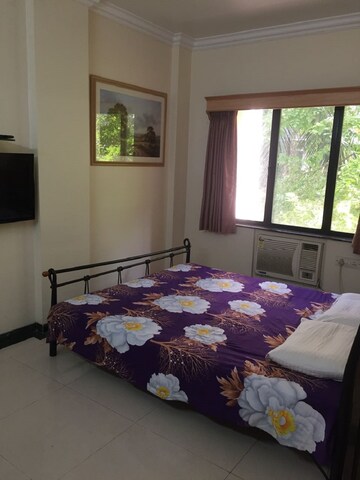 Bedroom in 1 BHK Apartment at Bandra West – for Rent