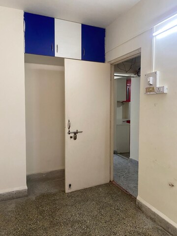 Room in 2 BHK Apartment at Shriram Nagar – for Rent