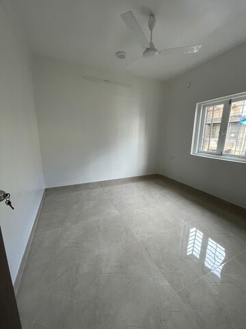 Room in 1 BHK Apartment at Santacruz West – for Rent