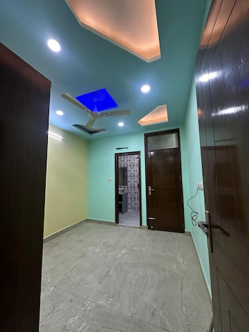 Bedroom in 3 BHK Builder Floor at Govindpuri – for Rent