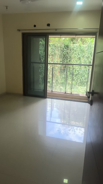Room in 2 BHK Apartment at K Raheja Vihar, Powai – for Sale