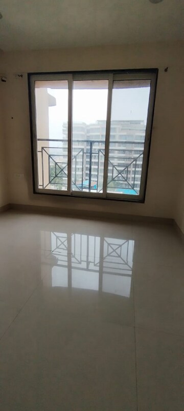 Room in 2 BHK Apartment at Santacruz West – for Rent