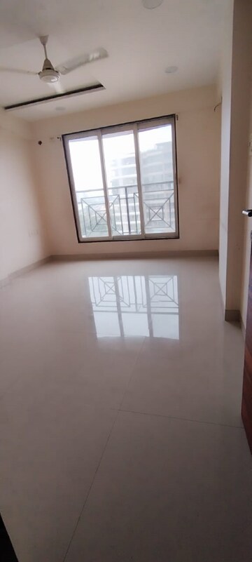 Room in 2 BHK Apartment at Santacruz West – for Rent