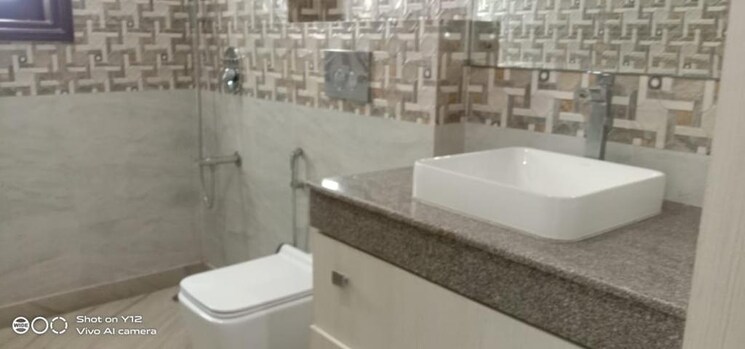 Bathroom, saket 3 Bedroom 200 Sq.Yd. Builder Floor In Saket Delhi 8891152