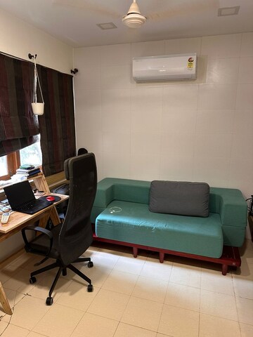 Room in 2 BHK Apartment at Bandra West – for Rent
