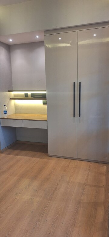 Room in Studio Apartment at Galaxy Blue Sapphire Plaza, Sector 4 Greater Noida – for Rent