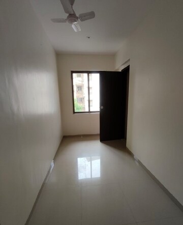 Room in 3 BHK Apartment at Santacruz West – for Rent