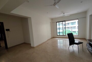 Room in 3 BHK Apartment at Santacruz West – for Rent