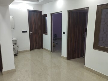 Room in 3 BHK Builder Floor at Govindpuri – for Rent