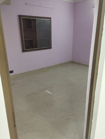 Room in 3 BHK Builder Floor at Govindpuri – for Rent