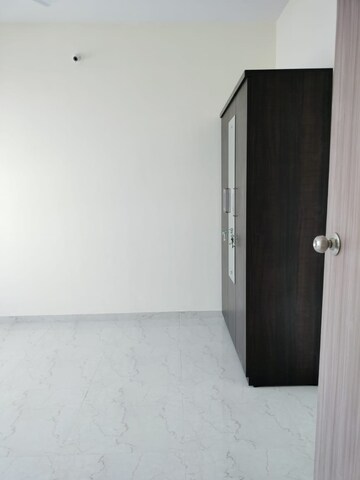 Room in 2 BHK Apartment at Kolshet Road – for Sale