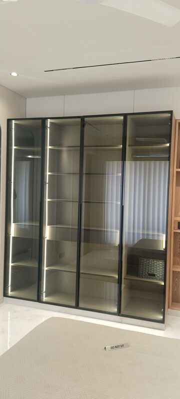 Room in 4 BHK Apartment at Navrangpura – for Sale