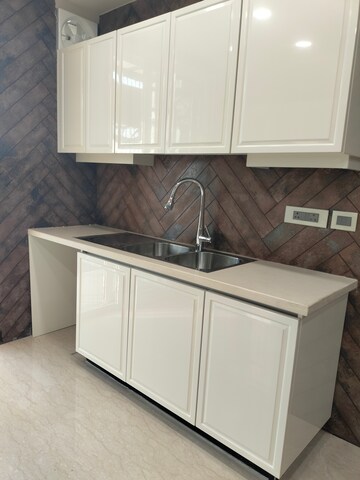Kitchen in 3.5 BHK Apartment at Boutique Residential Apartments C-253, Defence Colony – for Sale