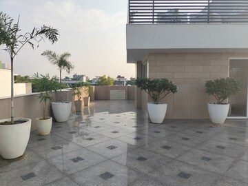 Parking in 3.5 BHK Apartment at Boutique Residential Apartments C-253, Defence Colony – for Sale