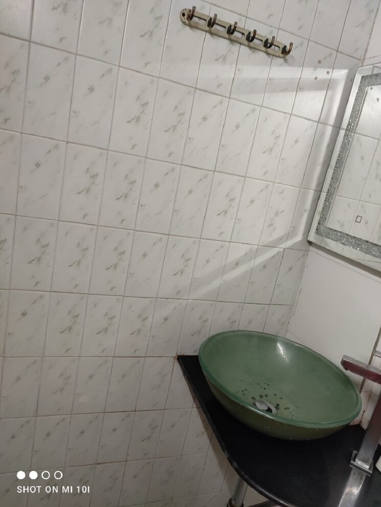 Bathroom, bandra west 1 Bedroom 550 Sq.Ft. Apartment In Bandra West Mumbai 8891227