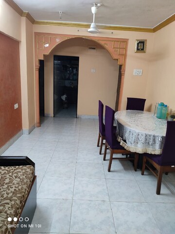 Team Area in 1 BHK Apartment at Bandra West – for Rent