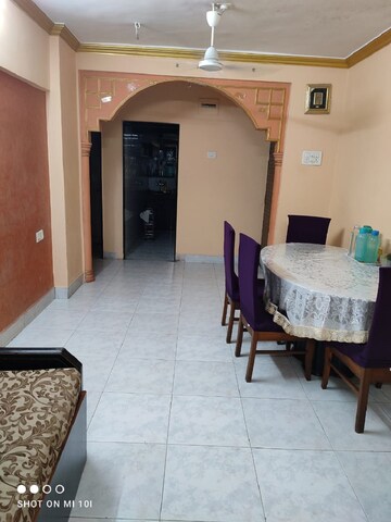 Team Area in 1 BHK Apartment at Bandra West – for Rent
