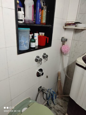 Furnished Amenities in 1 BHK Apartment at Bandra West – for Rent