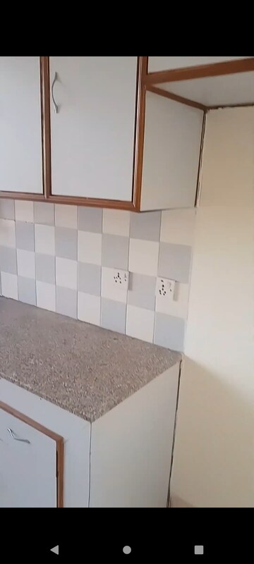 Furnished Amenities in 3 BHK Apartment at DLF Ridgewood Estate, Dlf Phase iv – for Sale
