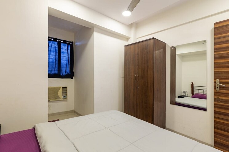 Room, khar west 3 Bedroom 1200 Sq.Ft. Apartment In Khar West Mumbai 8891244