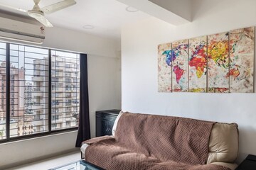 Bedroom in 3 BHK Apartment at Khar West – for Rent