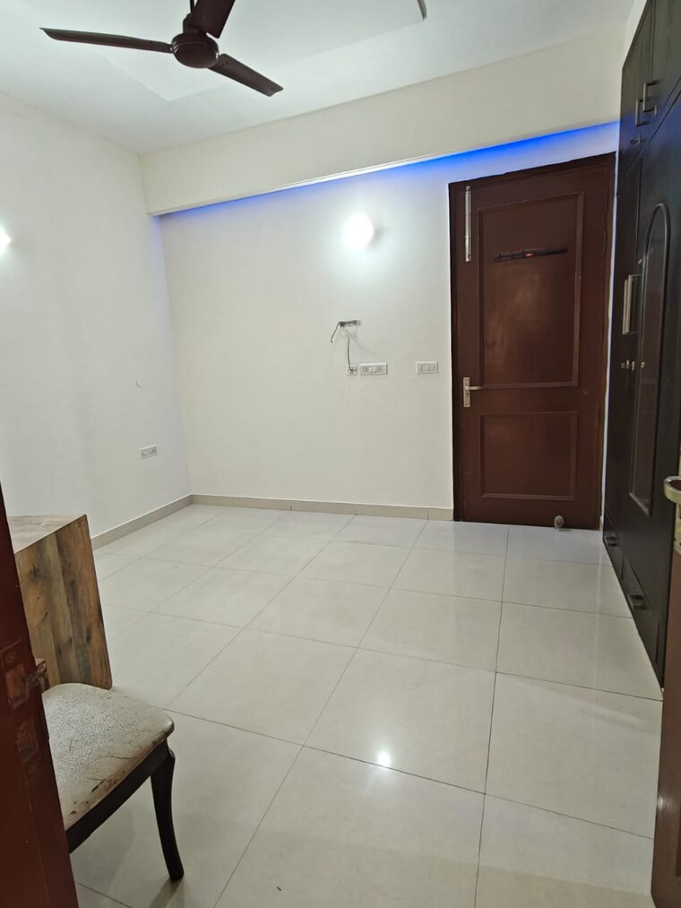 Bathroom, dlf-regency-park-i 2 Bedroom 1150 Sq.Ft. Apartment In Dlf Phase iv Gurgaon 8891330