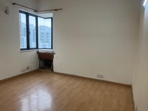 Room in 3 BHK Apartment at Unitech Uniworld Gardens, Sector 47 – for Sale