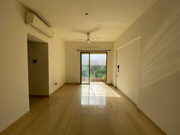 Room in 2 BHK Apartment at Lodha Casa Royale Grande, Majiwada – for Rent