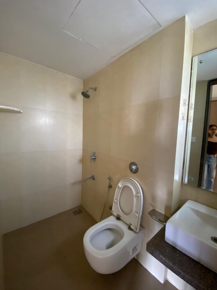 Bathroom, lodha-casa-royale-grande 2 Bedroom 789 Sq.Ft. Apartment In Majiwada Thane 8891363