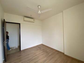 Room in 2 BHK Apartment at Lodha Casa Royale Grande, Majiwada – for Rent