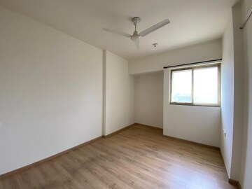 Room in 2 BHK Apartment at Lodha Casa Royale Grande, Majiwada – for Rent