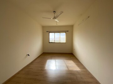 Room in 2 BHK Apartment at Lodha Casa Royale Grande, Majiwada – for Rent