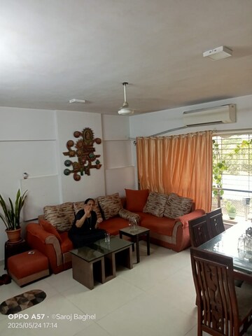 Living Room in 3 BHK Builder Floor at Andheri West – for Rent